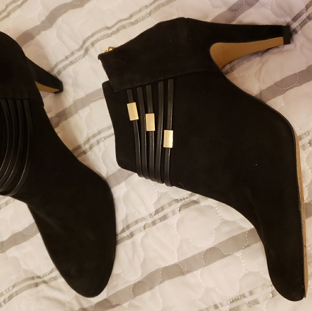 Black Suede Ankle Bootie Size 12 Bella Vita